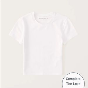NWT Abercrombie cotton seamless fabric essential tee size S